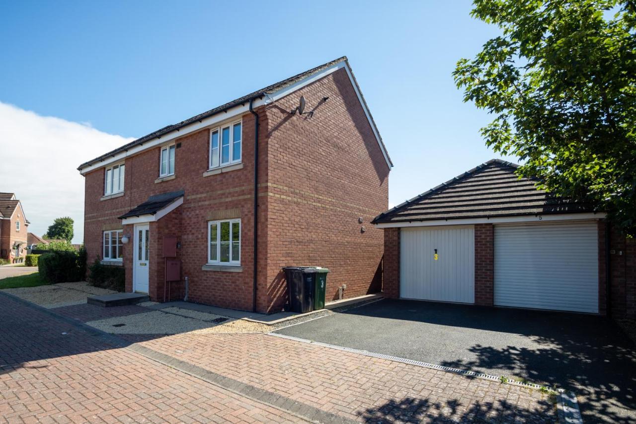Hereford - Finch House - Modern 4 Bedroom House Located In South Hereford, Dog Friendly With Nearby Countryside, Pool Table, Sleeps Up To 10 Guests - Hosted By Rentmyhouse מראה חיצוני תמונה