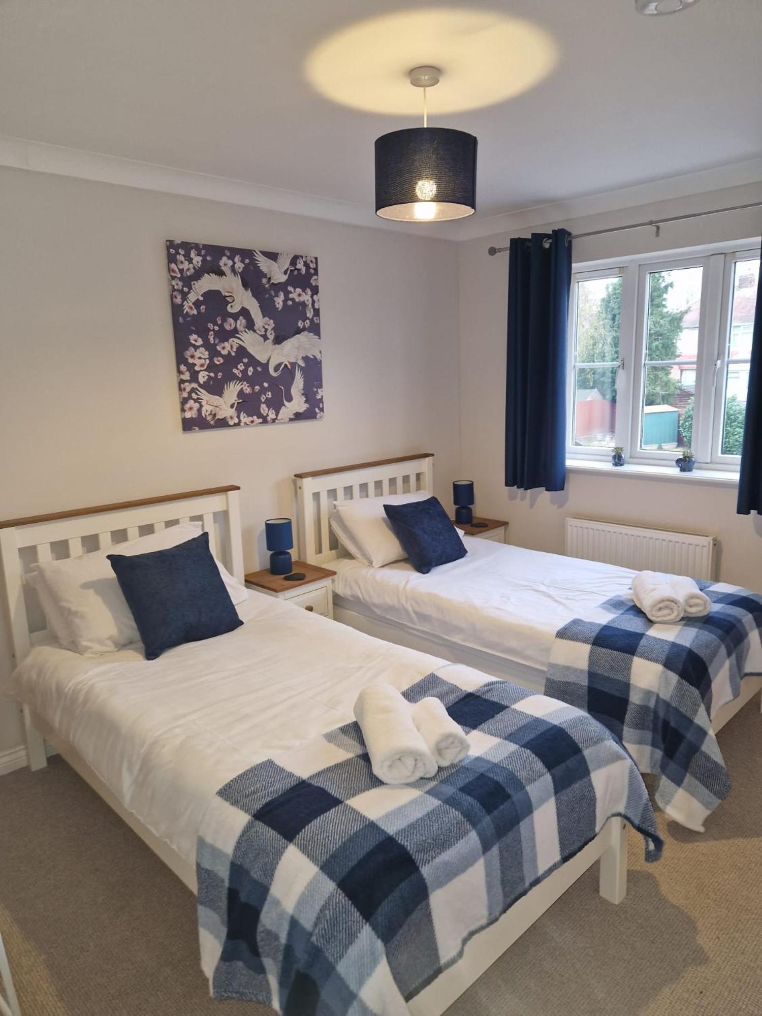 Hereford - Finch House - Modern 4 Bedroom House Located In South Hereford, Dog Friendly With Nearby Countryside, Pool Table, Sleeps Up To 10 Guests - Hosted By Rentmyhouse מראה חיצוני תמונה