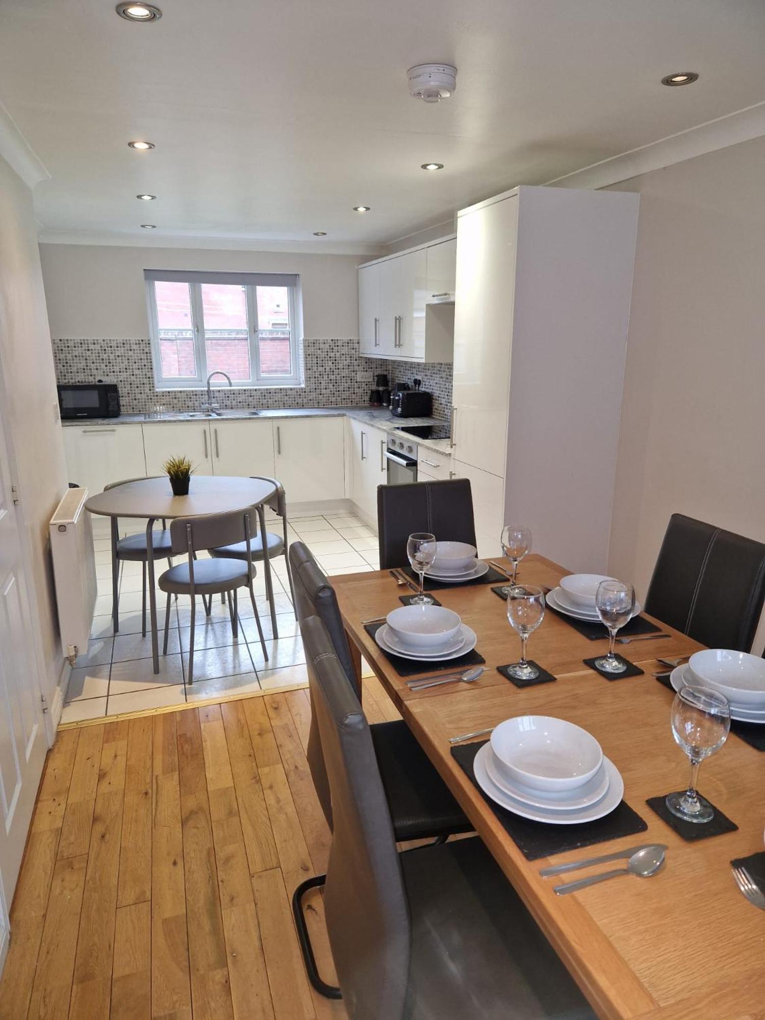 Hereford - Finch House - Modern 4 Bedroom House Located In South Hereford, Dog Friendly With Nearby Countryside, Pool Table, Sleeps Up To 10 Guests - Hosted By Rentmyhouse מראה חיצוני תמונה