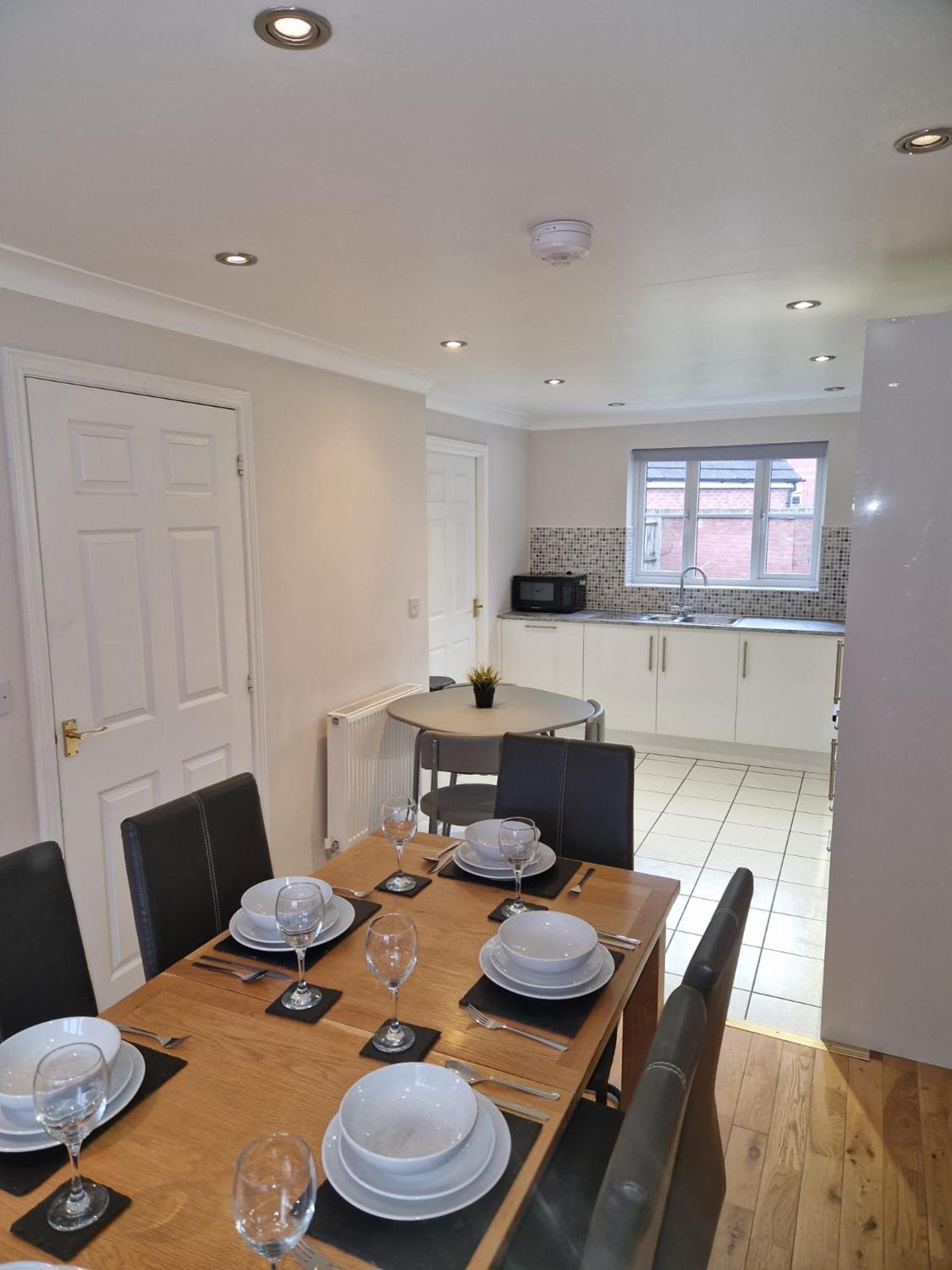 Hereford - Finch House - Modern 4 Bedroom House Located In South Hereford, Dog Friendly With Nearby Countryside, Pool Table, Sleeps Up To 10 Guests - Hosted By Rentmyhouse מראה חיצוני תמונה