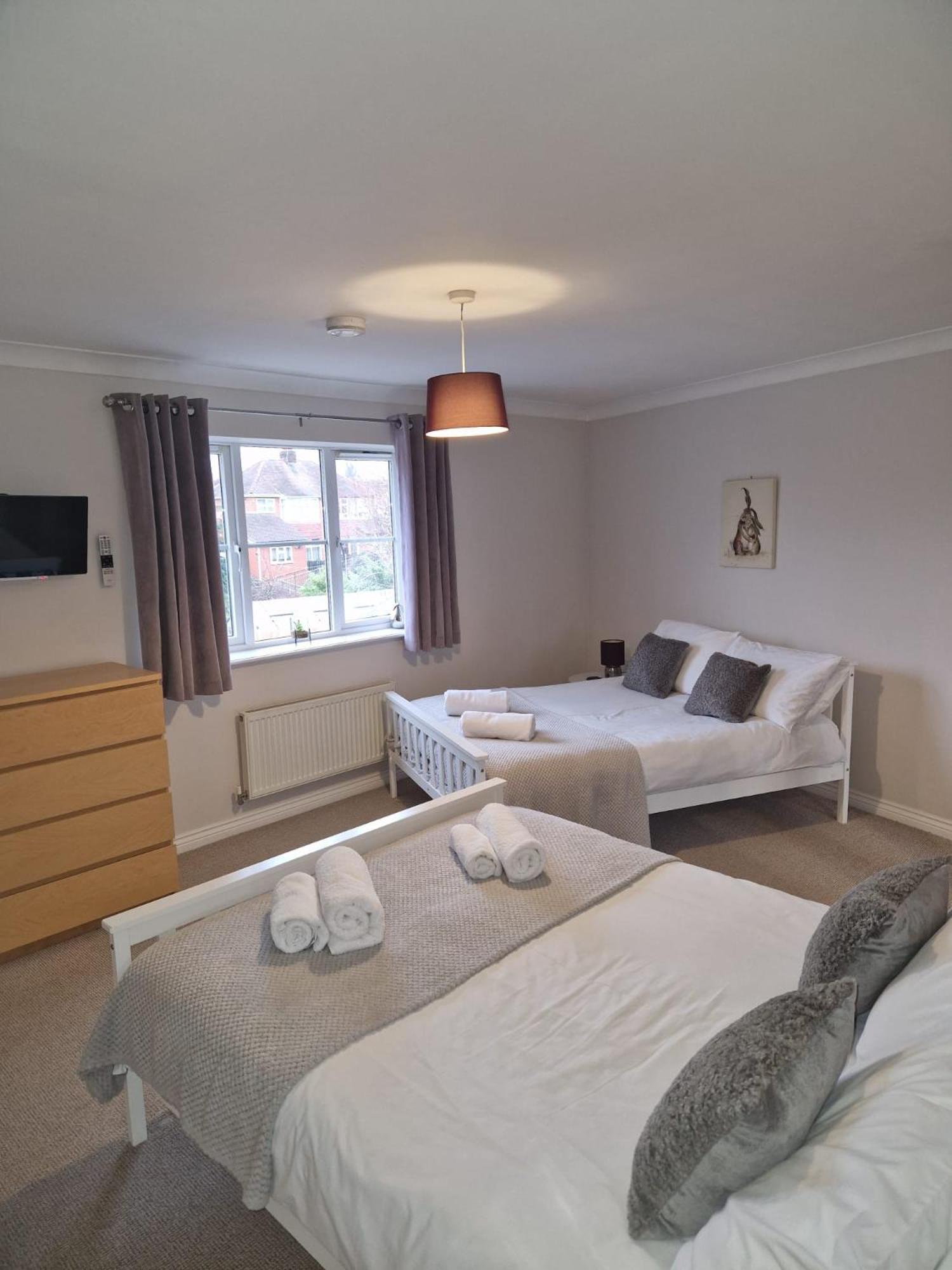Hereford - Finch House - Modern 4 Bedroom House Located In South Hereford, Dog Friendly With Nearby Countryside, Pool Table, Sleeps Up To 10 Guests - Hosted By Rentmyhouse מראה חיצוני תמונה