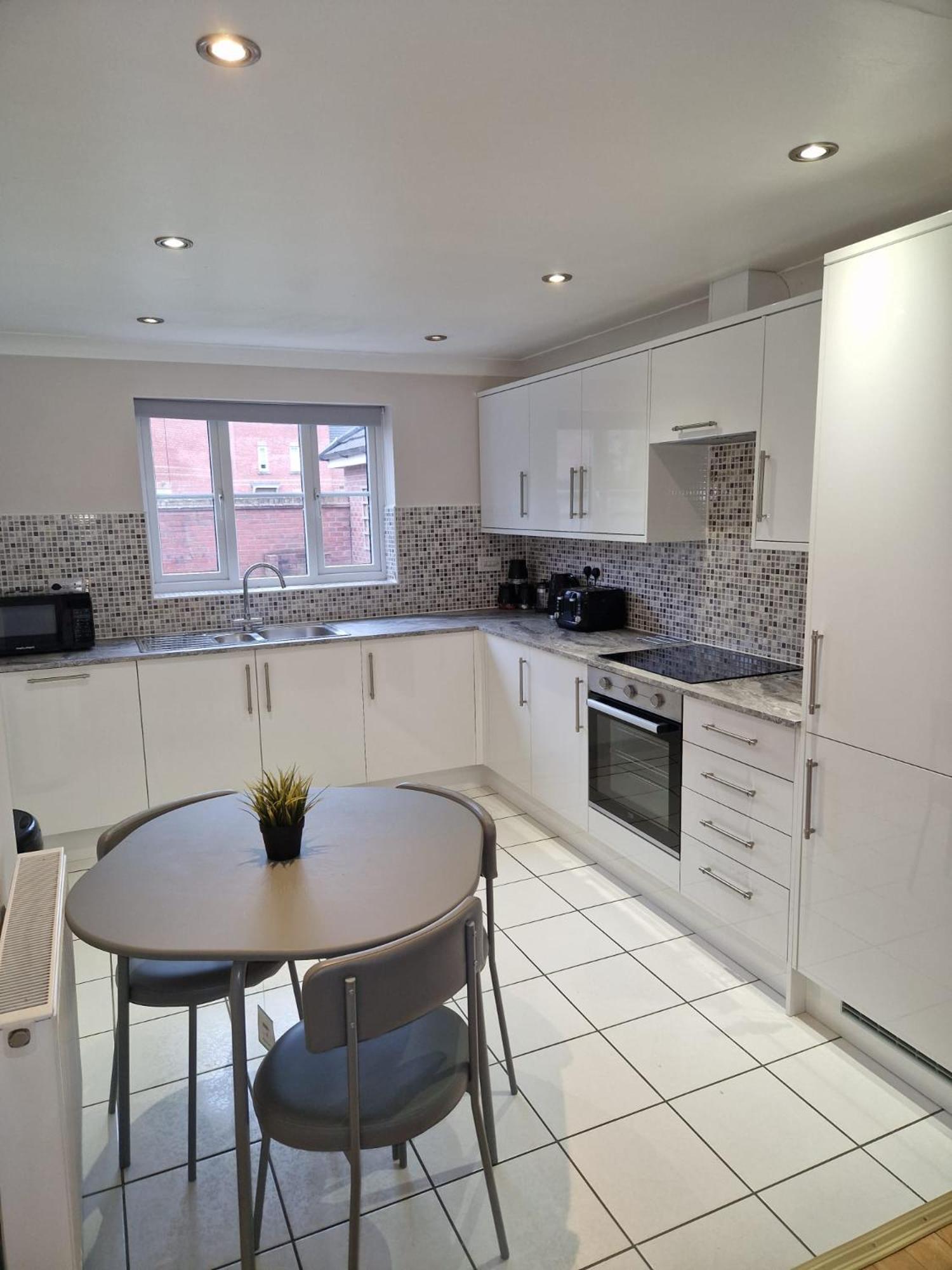 Hereford - Finch House - Modern 4 Bedroom House Located In South Hereford, Dog Friendly With Nearby Countryside, Pool Table, Sleeps Up To 10 Guests - Hosted By Rentmyhouse מראה חיצוני תמונה