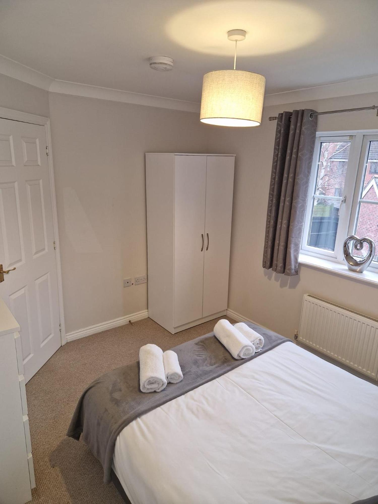 Hereford - Finch House - Modern 4 Bedroom House Located In South Hereford, Dog Friendly With Nearby Countryside, Pool Table, Sleeps Up To 10 Guests - Hosted By Rentmyhouse מראה חיצוני תמונה